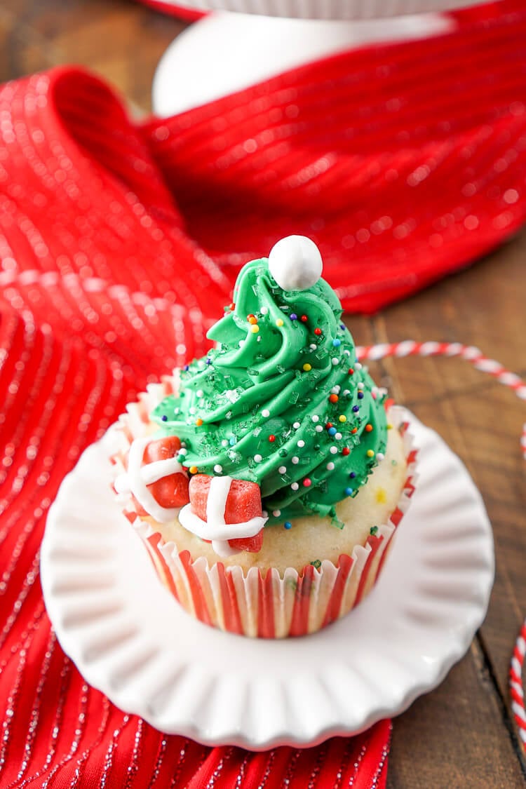 Easy Christmas Tree Cupcakes - Sugar & Soul
