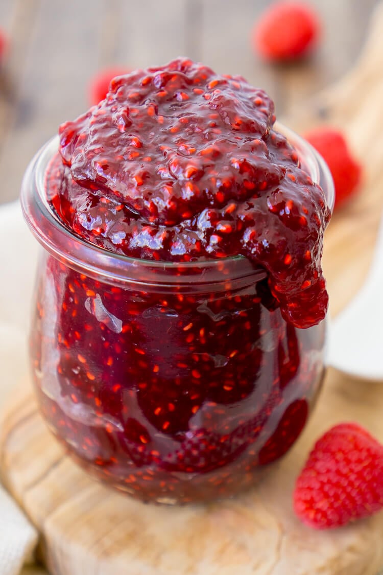This Easy Raspberry Filling recipe takes just four ingredients and 20 minutes to make! It's the perfect addition to cakes and pastries!