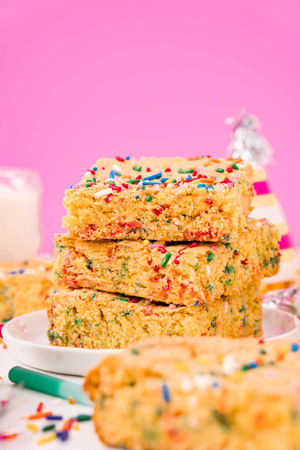 videnskabelig T dagbog Birthday Cake Blondies (Made With Cake Mix) Recipe - Sugar and Soul Co