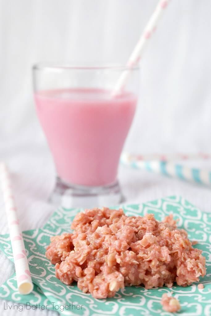 Strawberry Milk No Bake Cookies | http://homemaderecipes.com/course/desserts/10-no-bake-cookie-recipes/