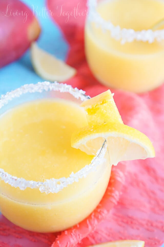 This Sparkling Mango Lemonade is a refreshing and delightful sparkling pulpy lemonade made with mangoes and agave.