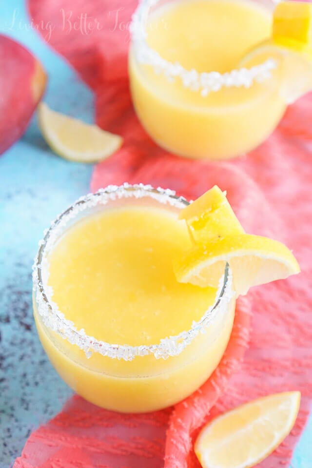This Sparkling Mango Lemonade is a refreshing and delightful sparkling pulpy lemonade made with mangoes and agave.