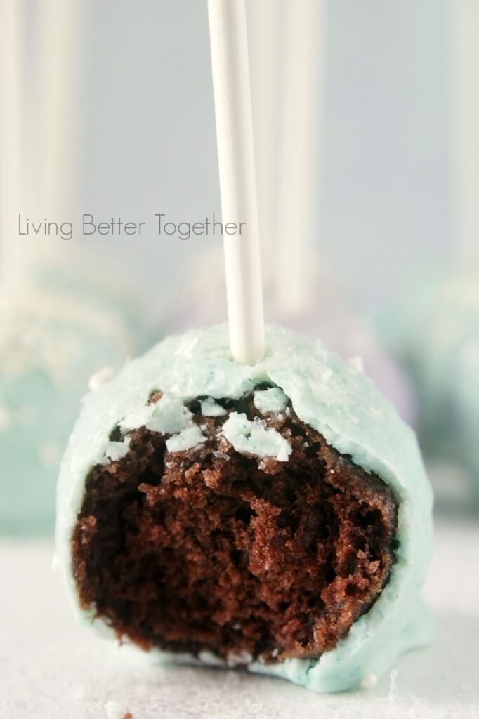 Disney's Frozen Cake Pops - You won't believe how easy they are to make thanks to a secret ingredient!
