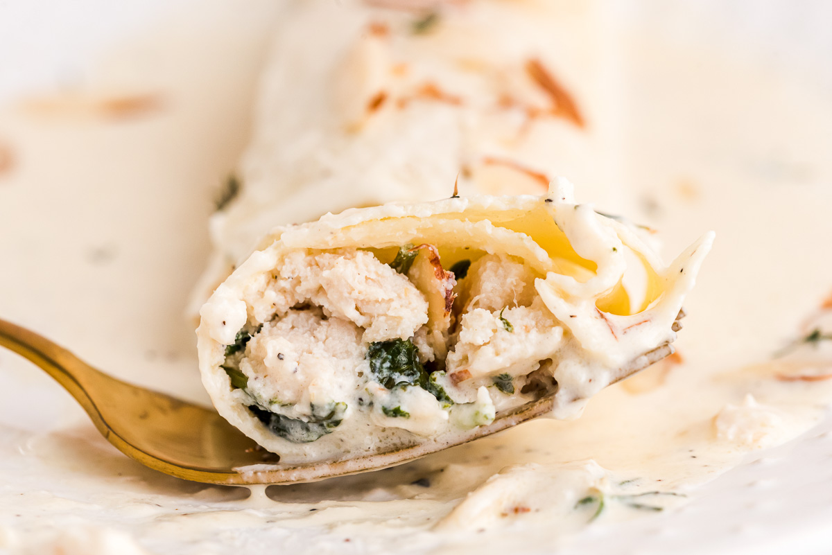 Spinach & Chicken Crepes with White Wine Cream Sauce