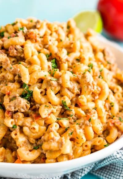 This One-Pot Chili Mac n Cheese is the perfect cheesy recipe for lazy Sundays or a weeknight dinner. It requires minimal prep and is ready in just 30 minutes and combines two of the BEST comfort foods around!