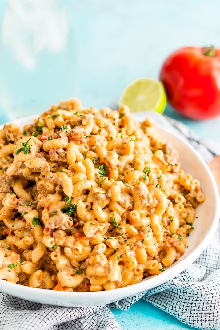 This One-Pot Chili Mac n Cheese is the perfect cheesy recipe for lazy Sundays or a weeknight dinner. It requires minimal prep and is ready in just 30 minutes and combines two of the BEST comfort foods around!