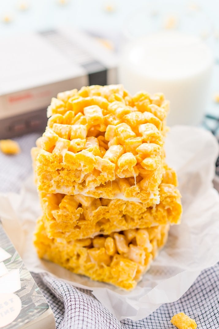 These Cap'n Crunch Treats are a fun twist on classic rice krispies treats and inspired by the book Ready Player One by Ernest Cline. They're the perfect fast dessert or afternoon snack and Cap'n Crunch lovers will go crazy over them!