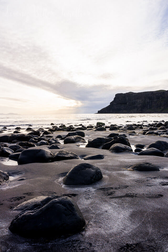 Talisker Bay, Isle of Skye, Scotland - Planning a trip to Scotland? Check out some of the great hikes to do on the Isle of Skye where to stay!