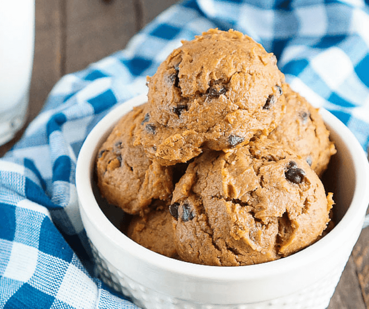 4-Ingredient Pumpkin Chocolate Chip Cookies