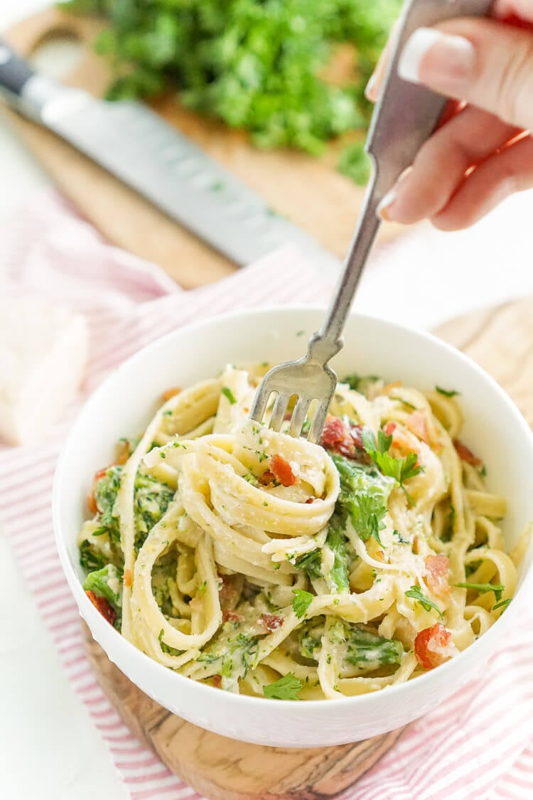 We loved this Bacon & Broccoli Fettuccine Alfredo, it was better and cheaper than going to a restaurant and the flavors are amazing! Plus it was ready in less than 30 minutes with prep time and everything! SO GOOD! I can't recommend it enough!