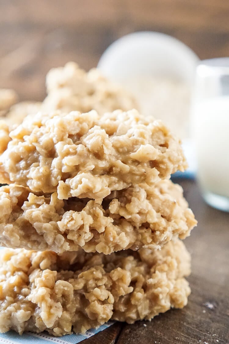 These Peanut Butter No Bake Cookies are an easy classic the whole family will enjoy! They are made with just 6 ingredients and only take a few minutes on the stove top to make! A classic no bake dessert recipe you'll want to make over and over again!