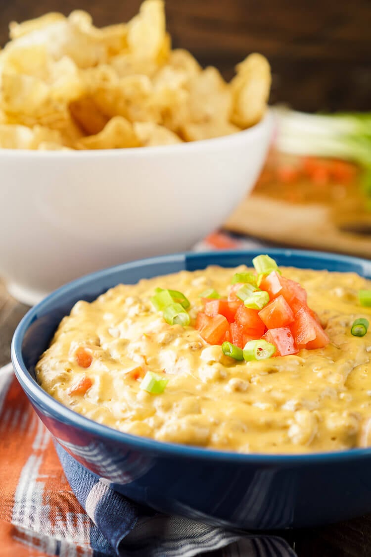 This Cheeseburger Dip tastes just like a Cheeseburger, making it the ultimate game day dip everyone will love! Super fast and EASY to make, loaded with flavors that will have your mouthwatering, plus it makes a ton so it's great for large groups and parties!