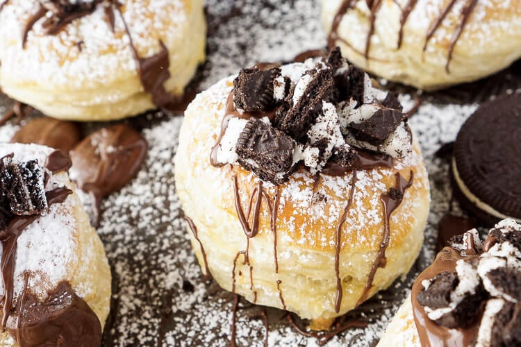 These Croissookies were SO GOOD! They're so much easier to make at home than they looks! You only need 5 ingredients and they're ready in less than 30 minutes! They taste like a fried Oreo! No special tools or equipment needed! Such an EASY and AWESOME dessert!