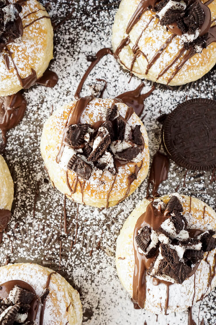 These Croissookies were SO GOOD! They're so much easier to make at home than they looks! You only need 5 ingredients and they're ready in less than 30 minutes! They taste like a fried Oreo! No special tools or equipment needed! Such an EASY and AWESOME dessert!