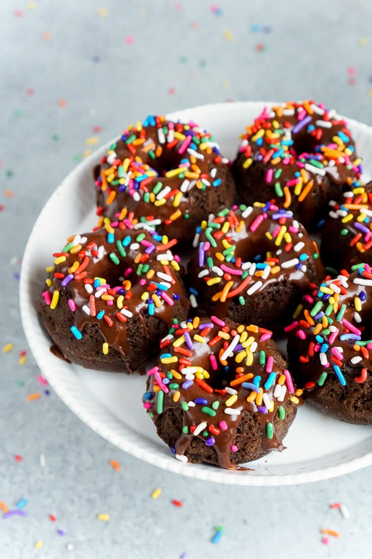 These Mini Chocolate Bundt Cakes are a classic little dessert made with a simple kitchen hack!