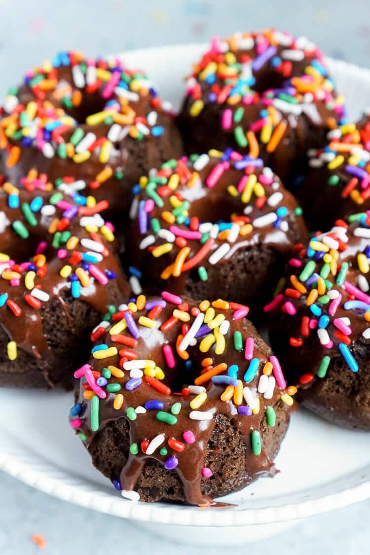These Mini Chocolate Bundt Cakes are a classic little dessert made with a simple kitchen hack!