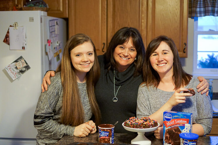 These Mini Chocolate Bundt Cakes are a classic little dessert made with a simple kitchen hack!