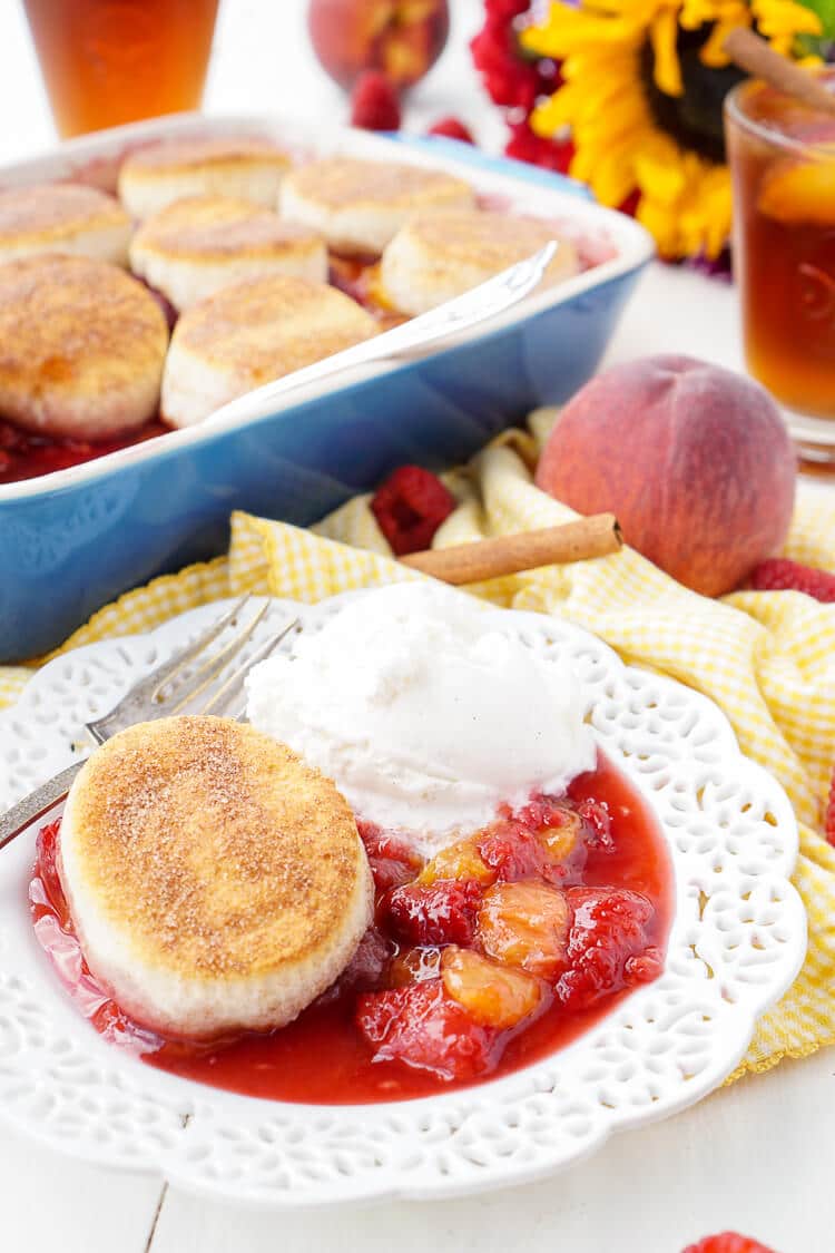 This Raspberry & Peach Cobbler only requires 10 minutes of prep and has just 6 ingredients in it!