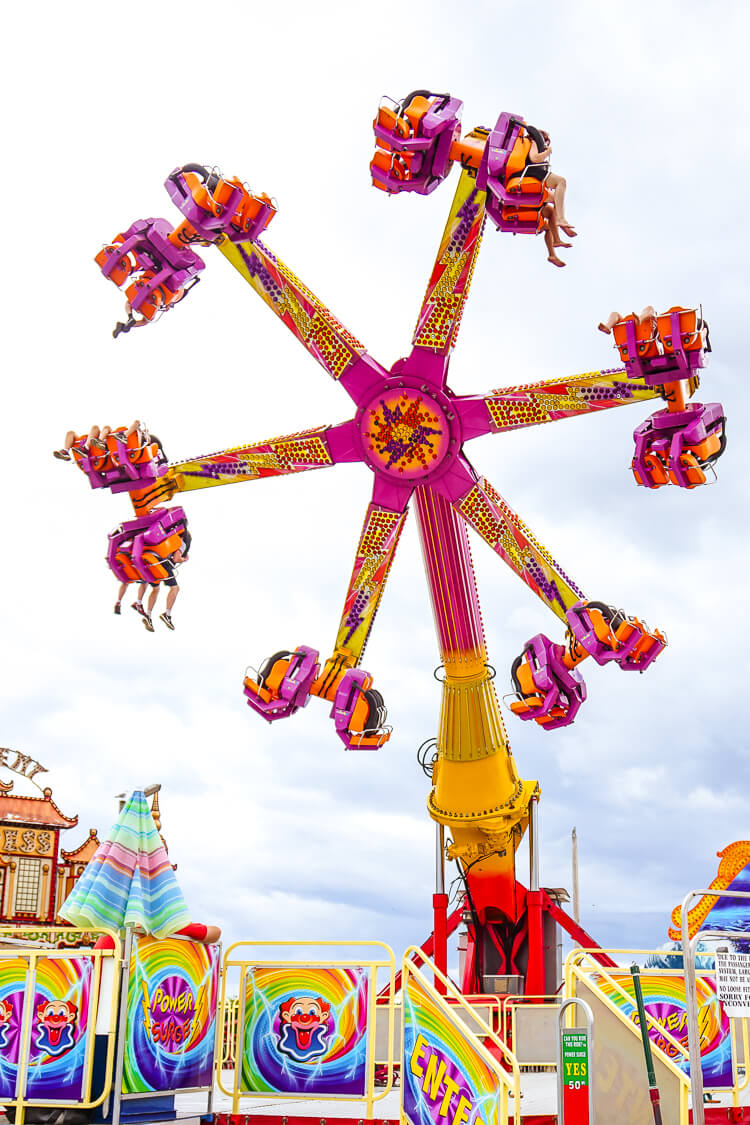 Planning a summer trip to Maine, make sure you add Old Orchard Beach to your itinerary! The Pier, beach, food, and amusement park are a summer MUST!