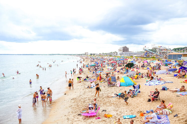 Planning a summer trip to Maine, make sure you add Old Orchard Beach to your itinerary! The Pier, beach, food, and amusement park are a summer MUST!