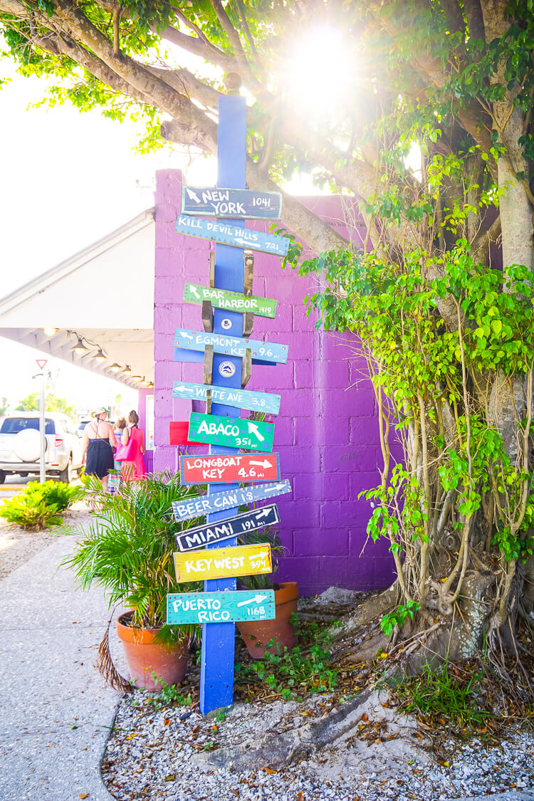 Cute Signs in Anna Maris Island