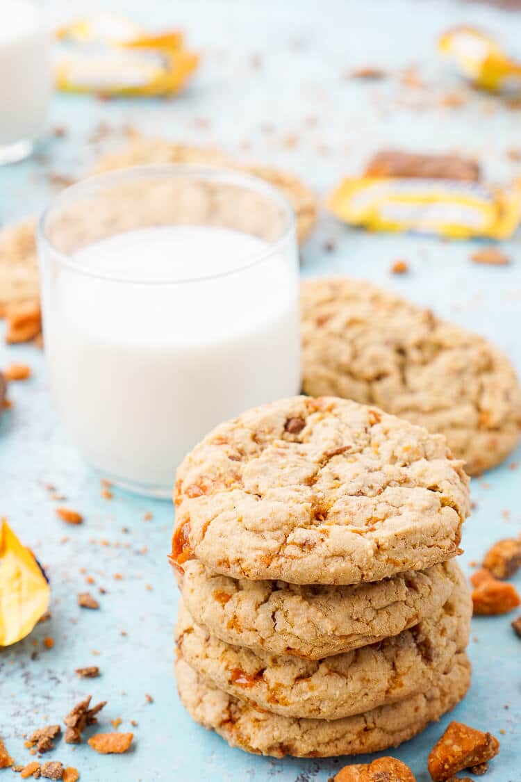 These Butterfinger Pudding Cookies are everything you love about the classic candy bar in a chewy, buttery, sweet cookie!