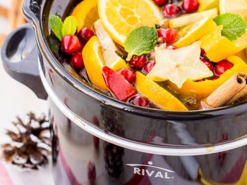 This mini crock pot potpourri is the perfect way to have your home