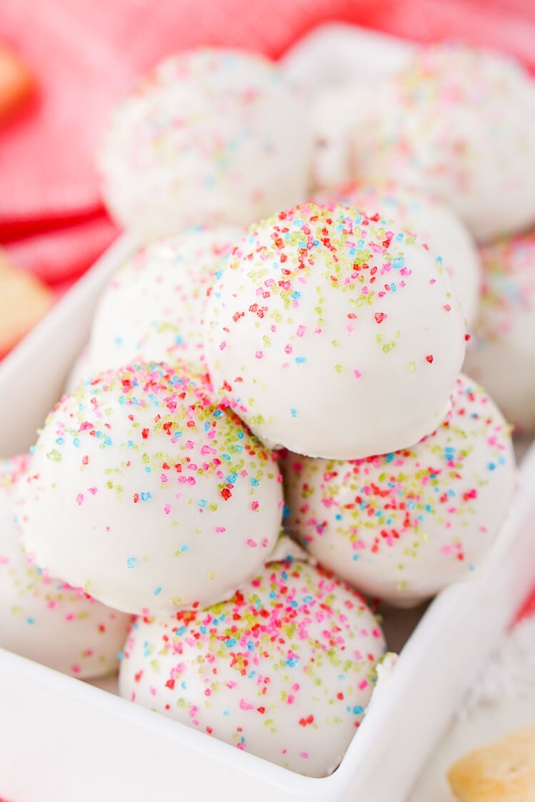 These Gilmore Girls Pop Tart Truffles are something Lorelei would definitely have whipped up for one of Rory's Bake Sales, and you should whip them up for your A Year In The Life Revival party! 