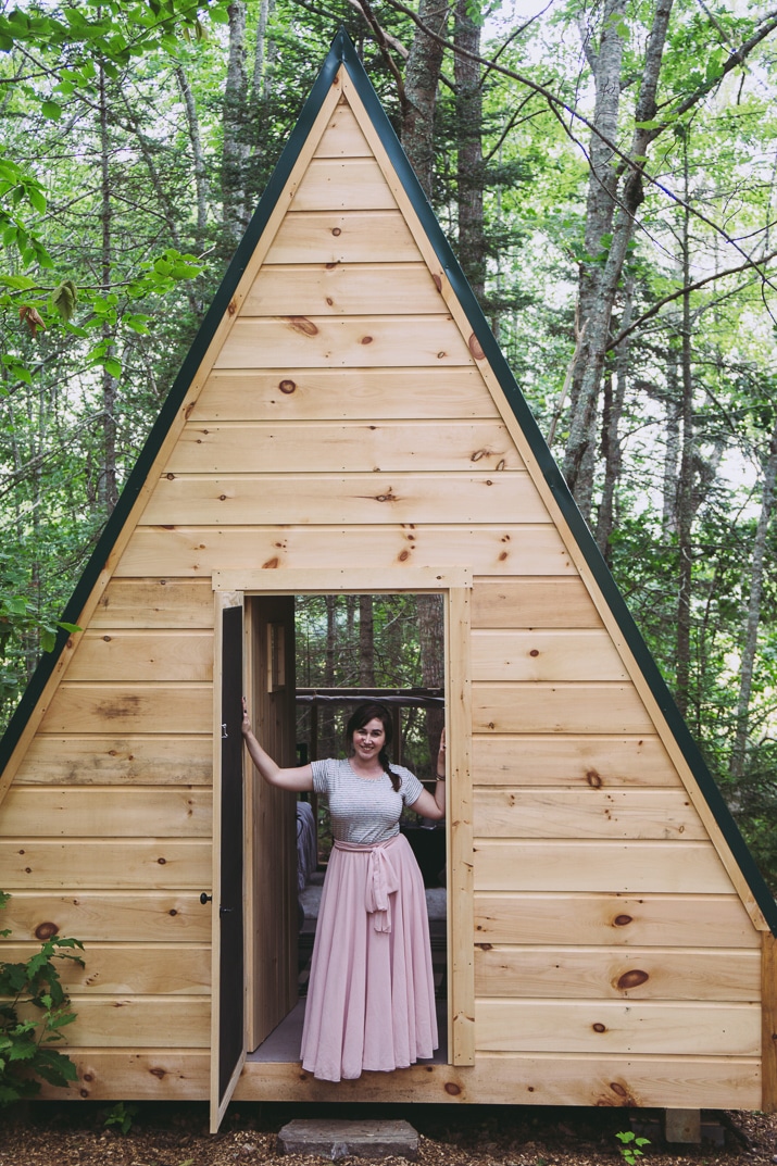 Looking for a magical Maine vacation in the woods but not too far from the coast? Head to Tops'l Farm for some Glamping in Maine!
