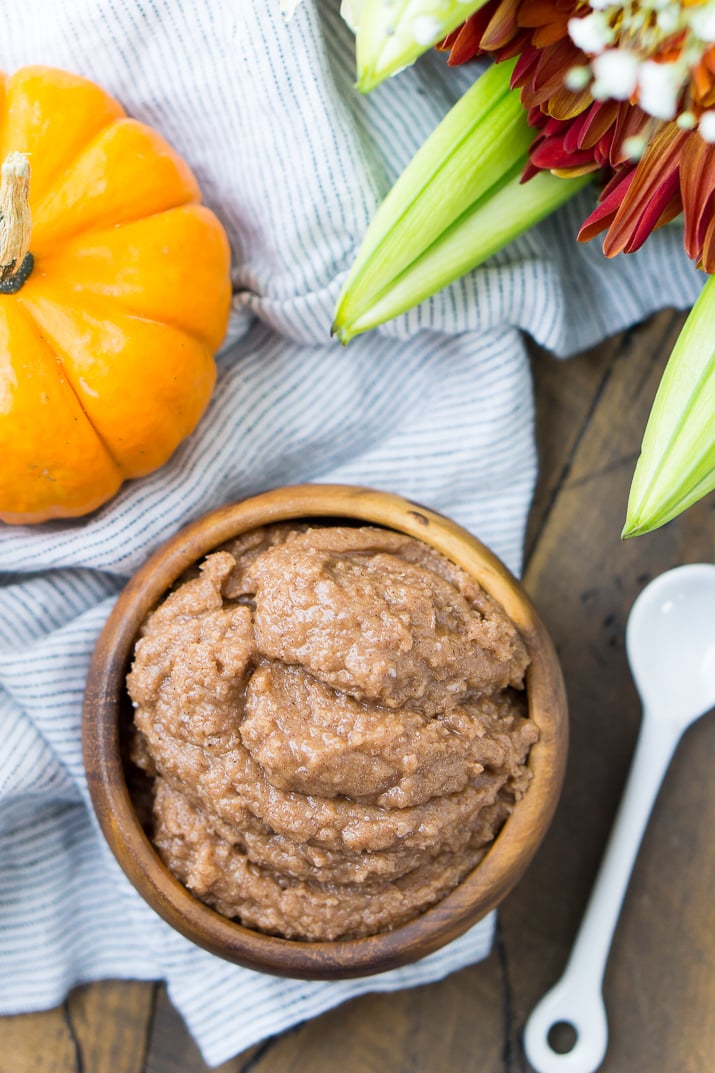 This Pumpkin Spice Sugar Scrub is an easy DIY beauty recipe!