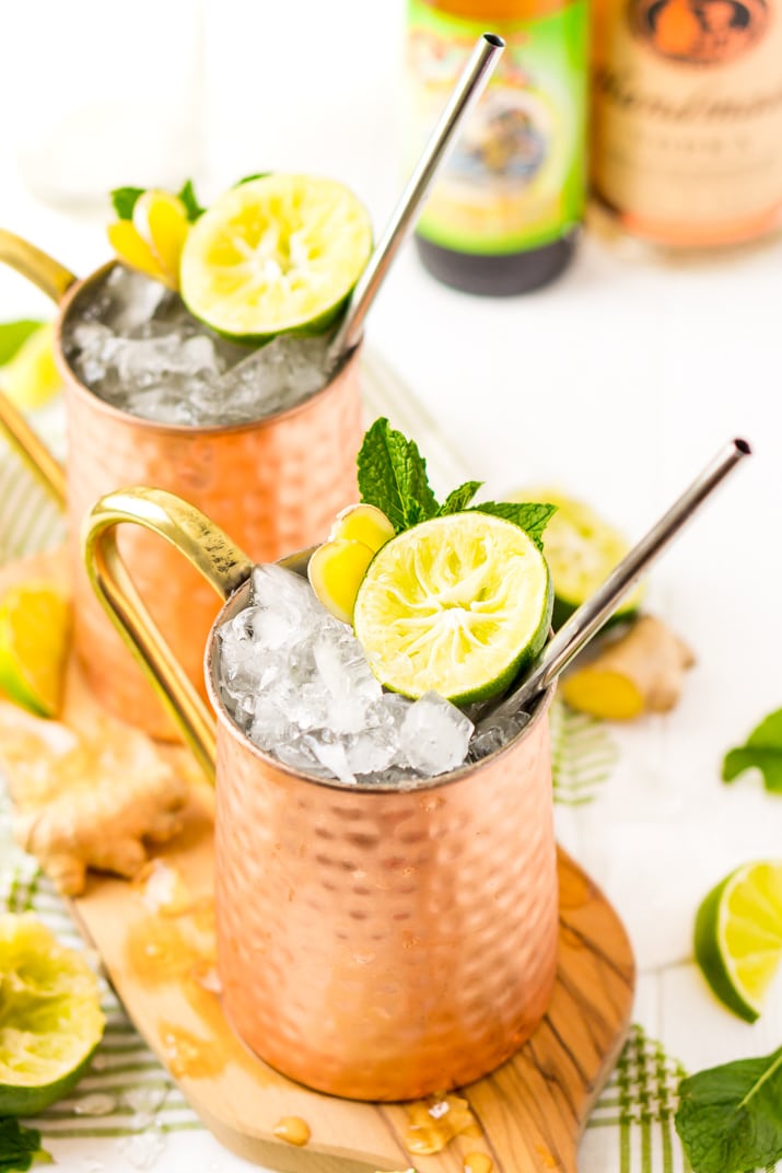 Delicious and refreshing cocktail recipe! How to make the best Moscow Mule EVER!