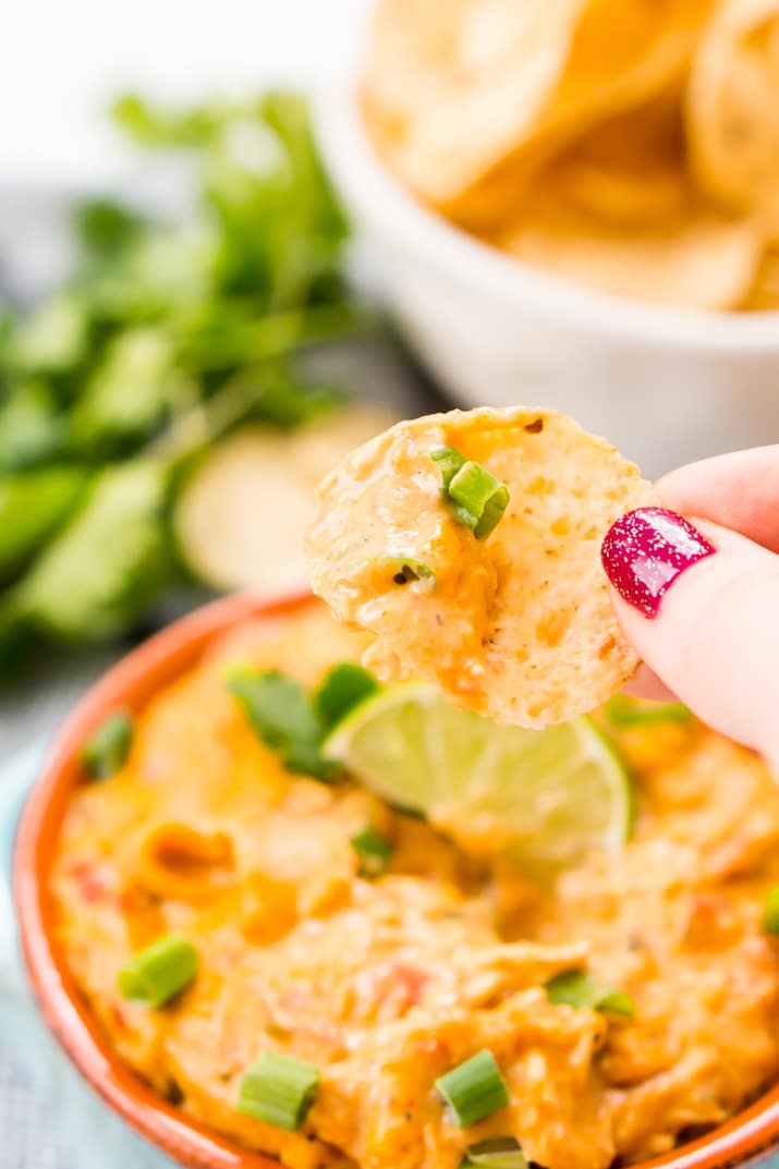 Cheesy and Easy Chicken Queso Dip that's perfect for Game Days!