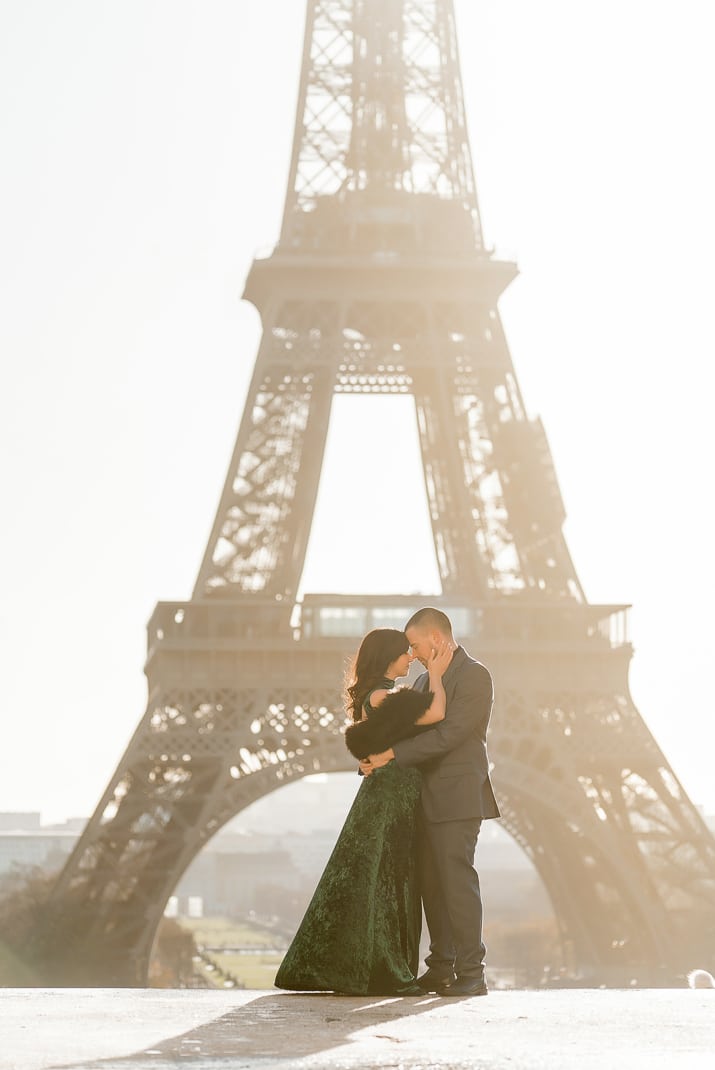 Thinking about booking a Paris Photo Shoot during your trip? Here are some inspiration and tips for getting the most out of it!