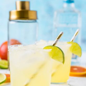 This Skinny Margarita is perfect when you're craving that fresh mix of limes and tequila but trying to save on calories! There are just 98 calories per drink!