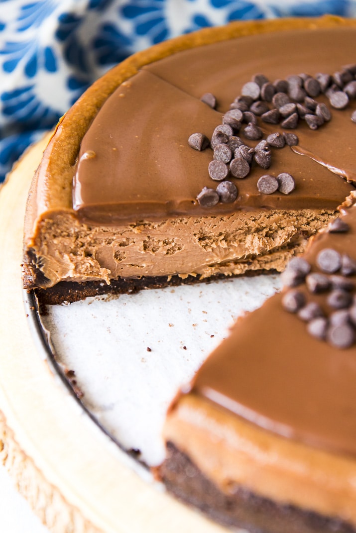 Slices of chocolate cheesecake recipe in pan