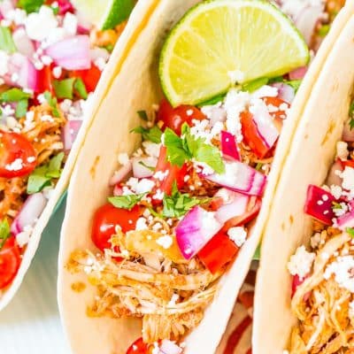 Close up photo of chicken tacos.