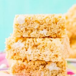 Rice Krispie Treats are loaded with salty butter, sweet marshmallow, and crunchy cereal, no one will be able to resist this easy and delicious no-bake dessert that's ready in less than 30 minutes!