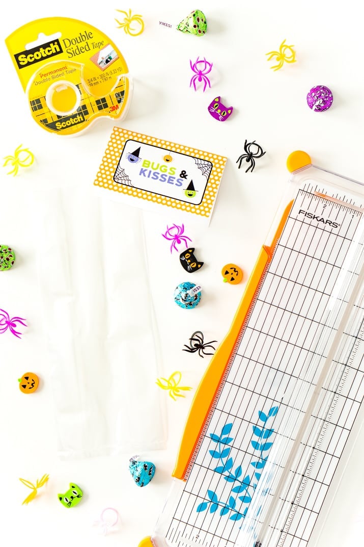 Planning a kid-friendly Halloween party or a family craft day? This adorable Bugs & Kisses Halloween Printable is perfect for preparing little bags of treats … and it’s free!