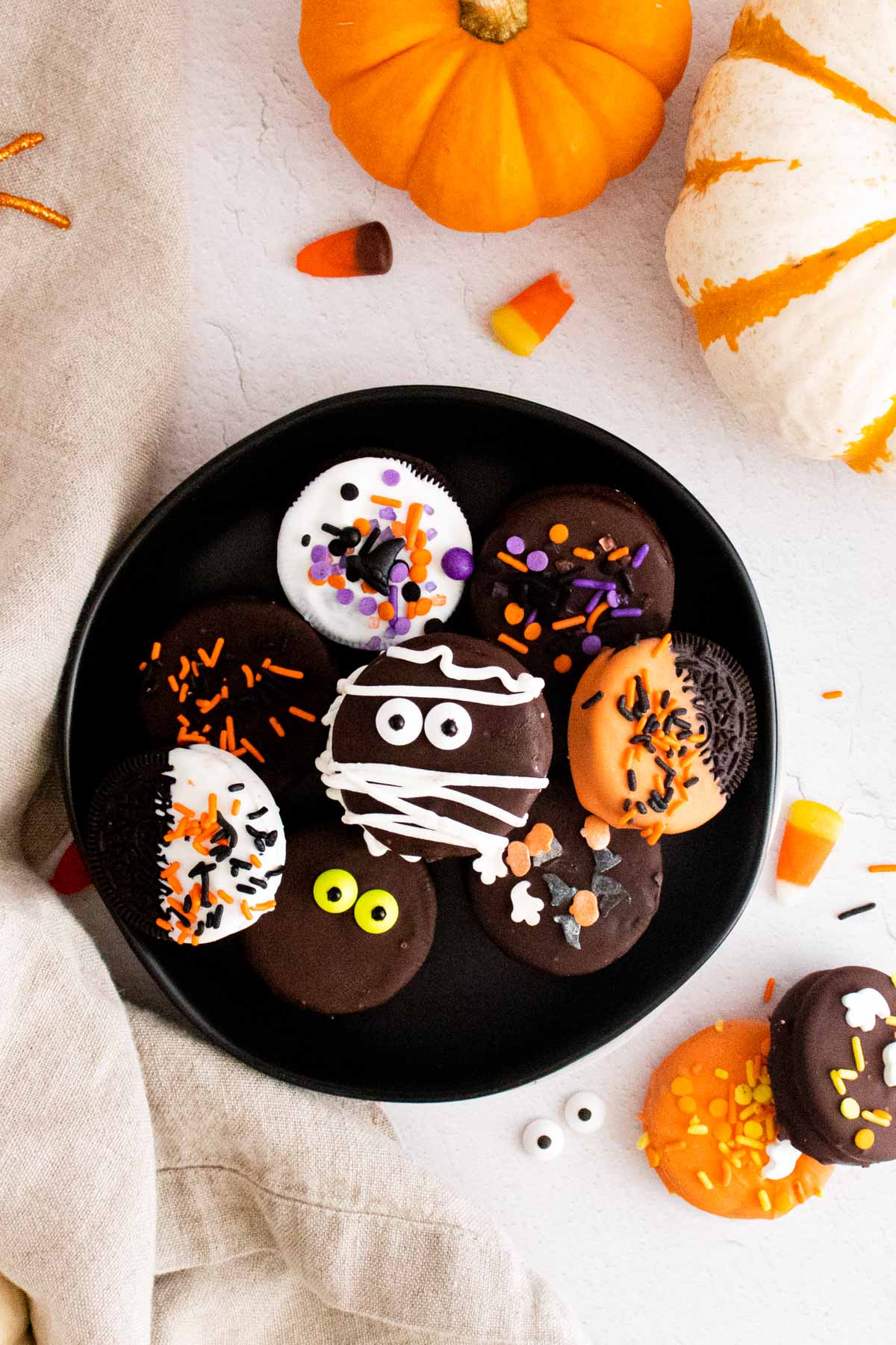 Easy Halloween Chocolate Covered Oreos - Sugar and Soul