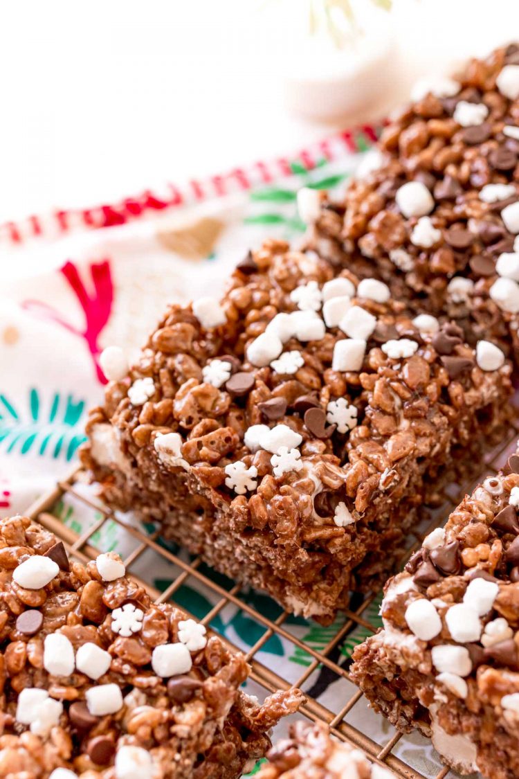 Hot Chocolate rice krispie treats on a wire rack.