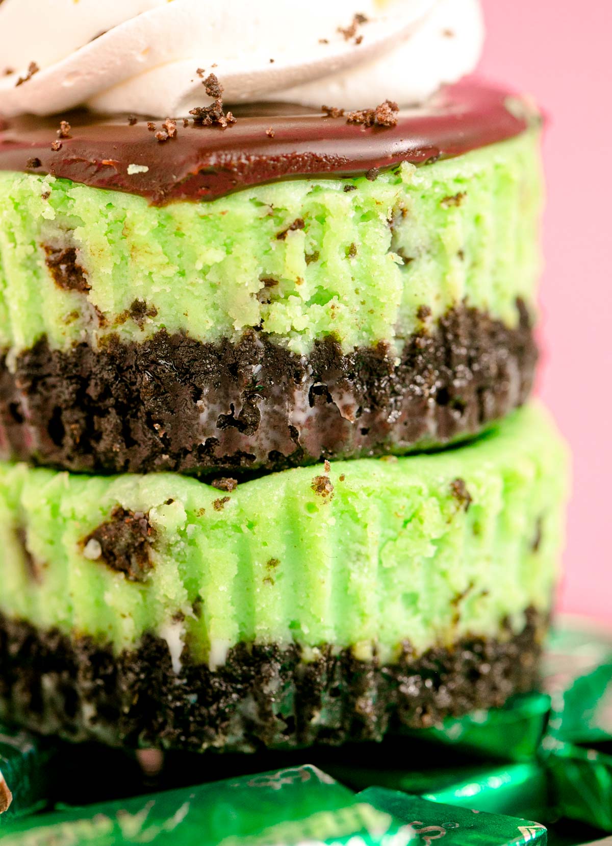 oreo chocolate mint cheesecakes