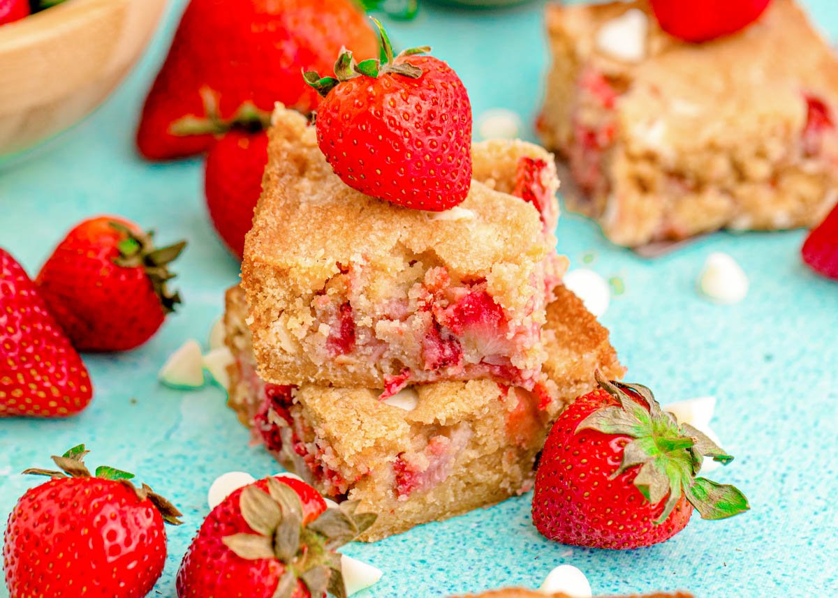 Strawberry Blondies