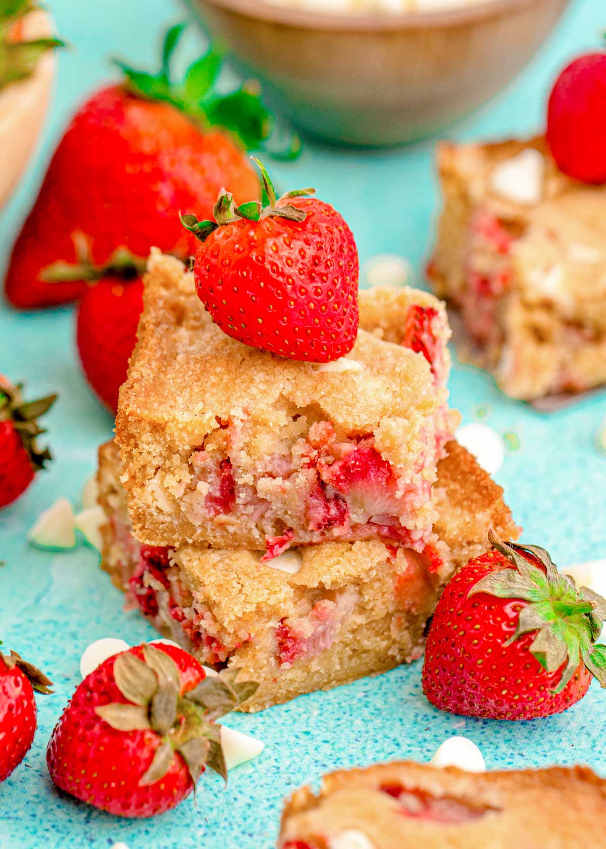 Chewy Marzipan Blondies – Sugary & Buttery