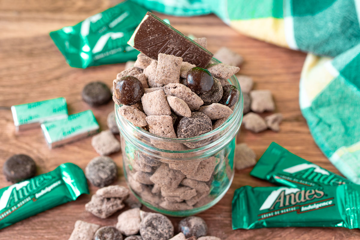 Easy Mint Chocolate Muddy Buddies Sugar and Soul