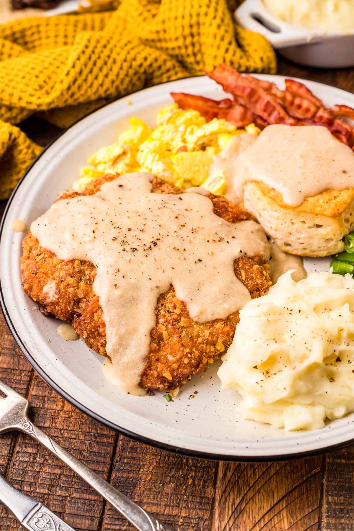 Country Fried Steak & Gravy - Must Love Garlic