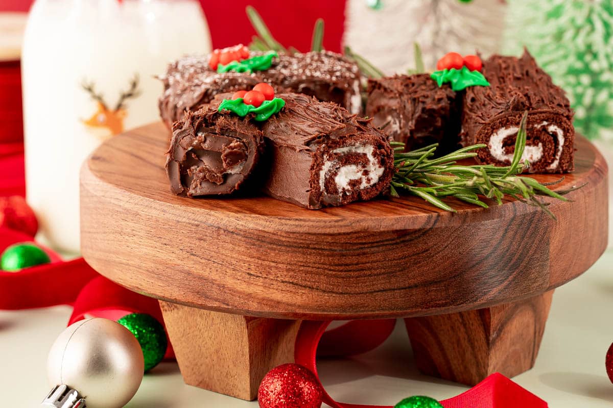 Mini Chocolate Yule Logs - Crumbs and Corkscrews