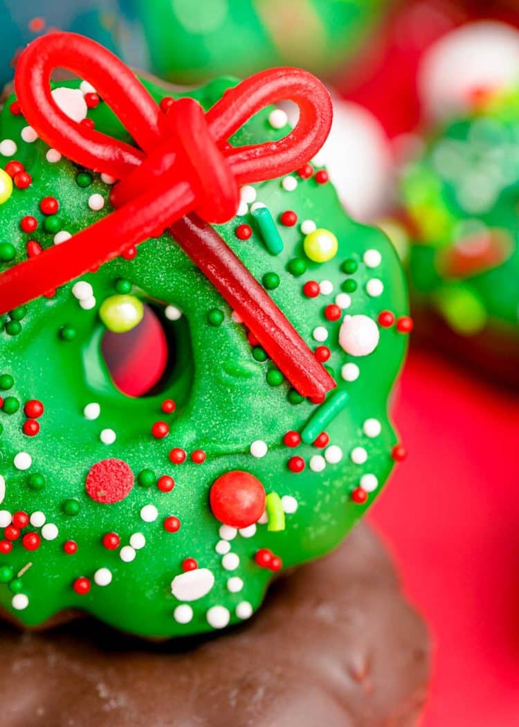 Close up of a wreath cookie.