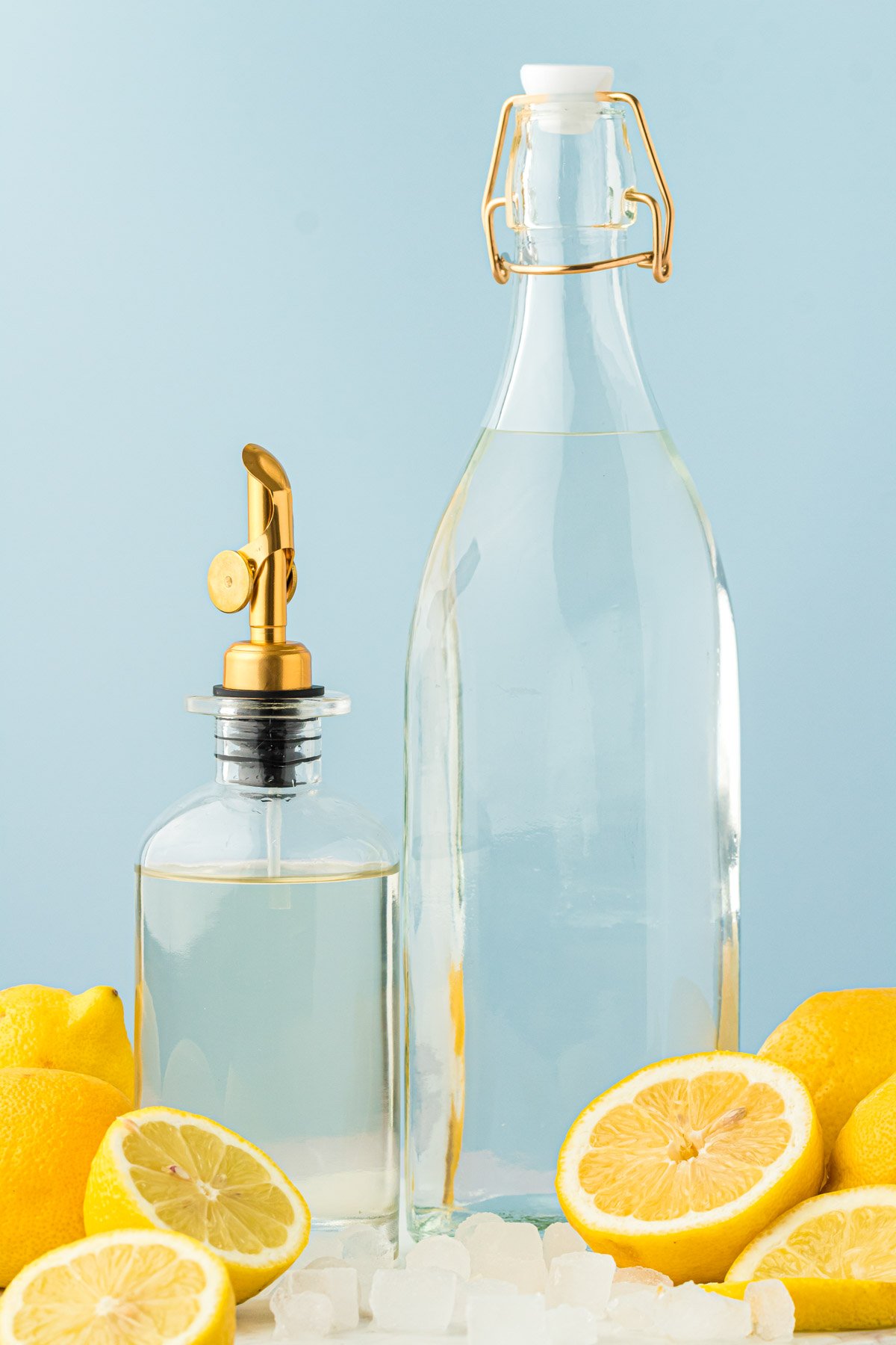 Ingredients to make lemonade on a table.