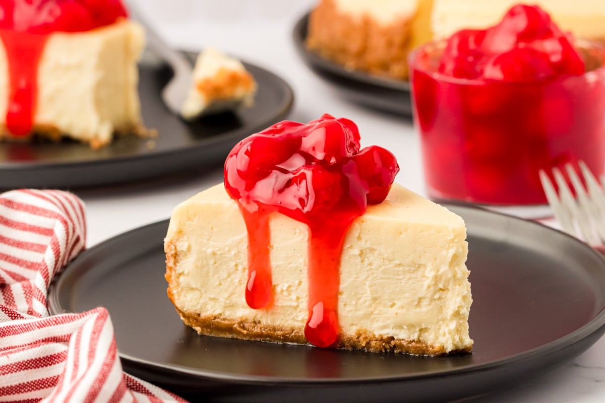 https://www.sugarandsoul.co/wp-content/uploads/2023/09/new-york-style-cheesecake-42.jpg