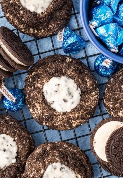 Overhead photo of Oreo thumbprint cookies on a wire rack.